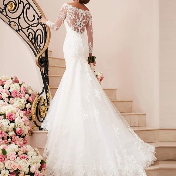 Dresses & Skirts - Long-Sleeved Wedding Dress